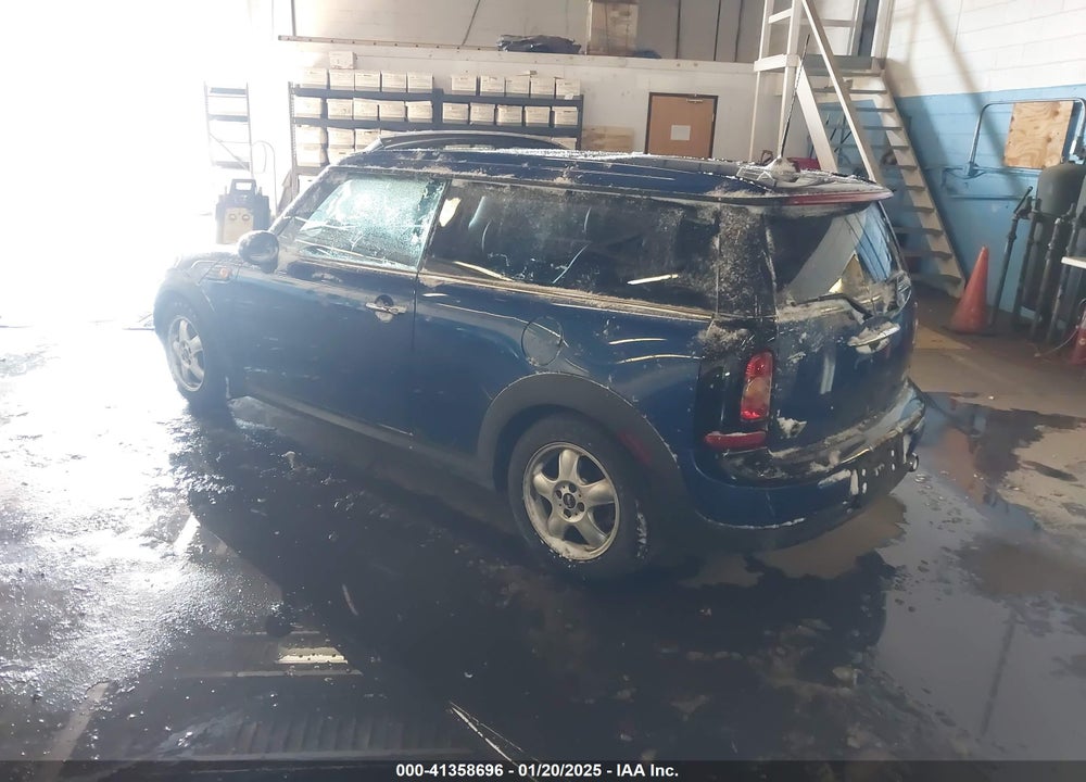 2009 MINI COOPER CLUBMAN VIN: WMWML33559TN69257