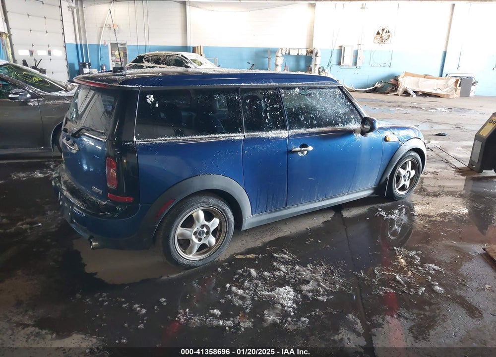 2009 MINI COOPER CLUBMAN VIN: WMWML33559TN69257