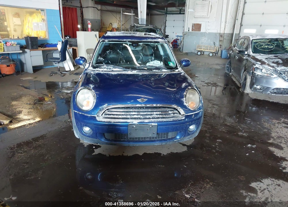 2009 MINI COOPER CLUBMAN VIN: WMWML33559TN69257