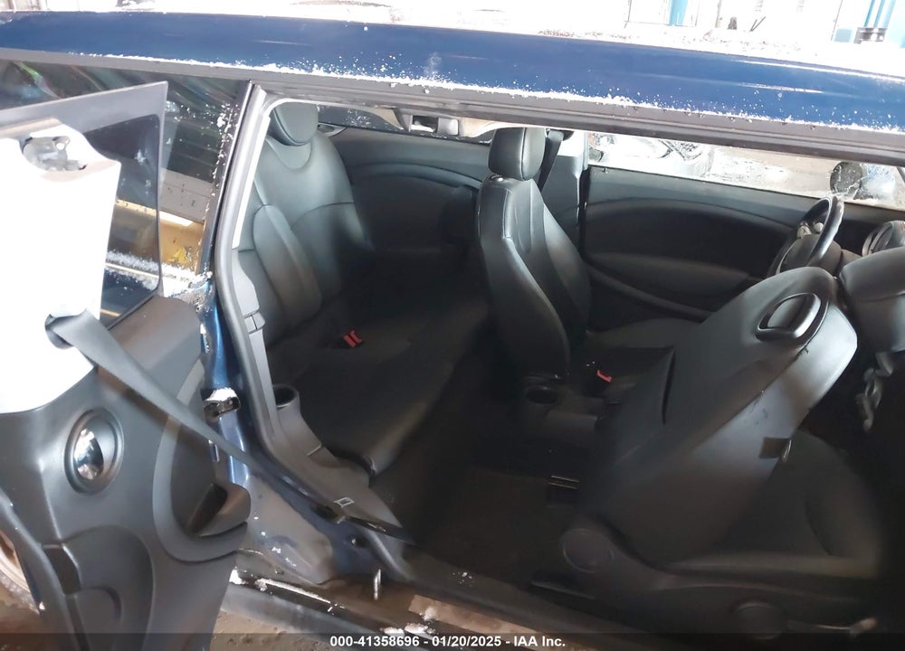 2009 MINI COOPER CLUBMAN VIN: WMWML33559TN69257