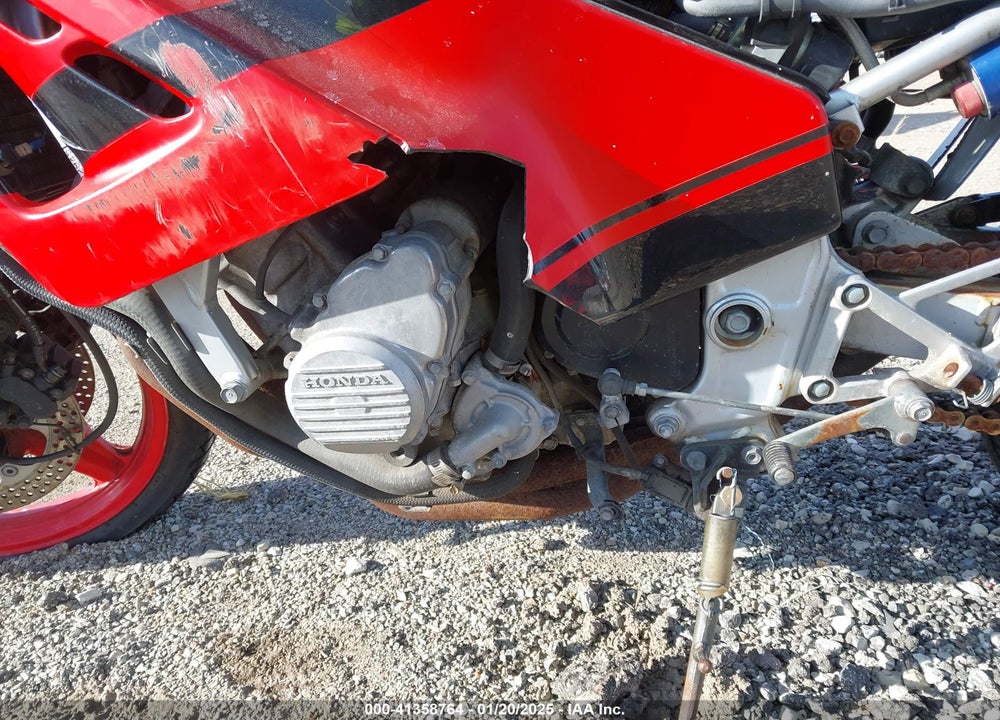 1990 HONDA CBR600 F VIN: JH2PC2309LM002945