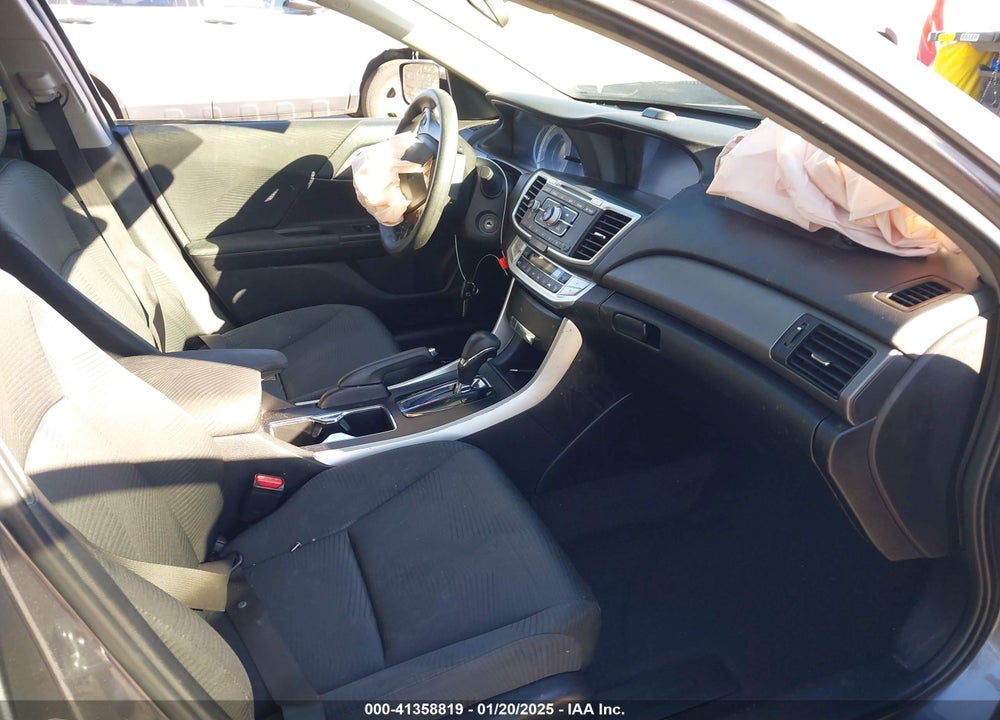 2015 HONDA ACCORD VIN: 1HGCR2F32FA259240