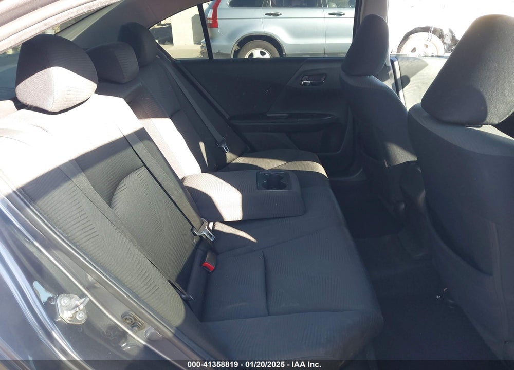 2015 HONDA ACCORD VIN: 1HGCR2F32FA259240
