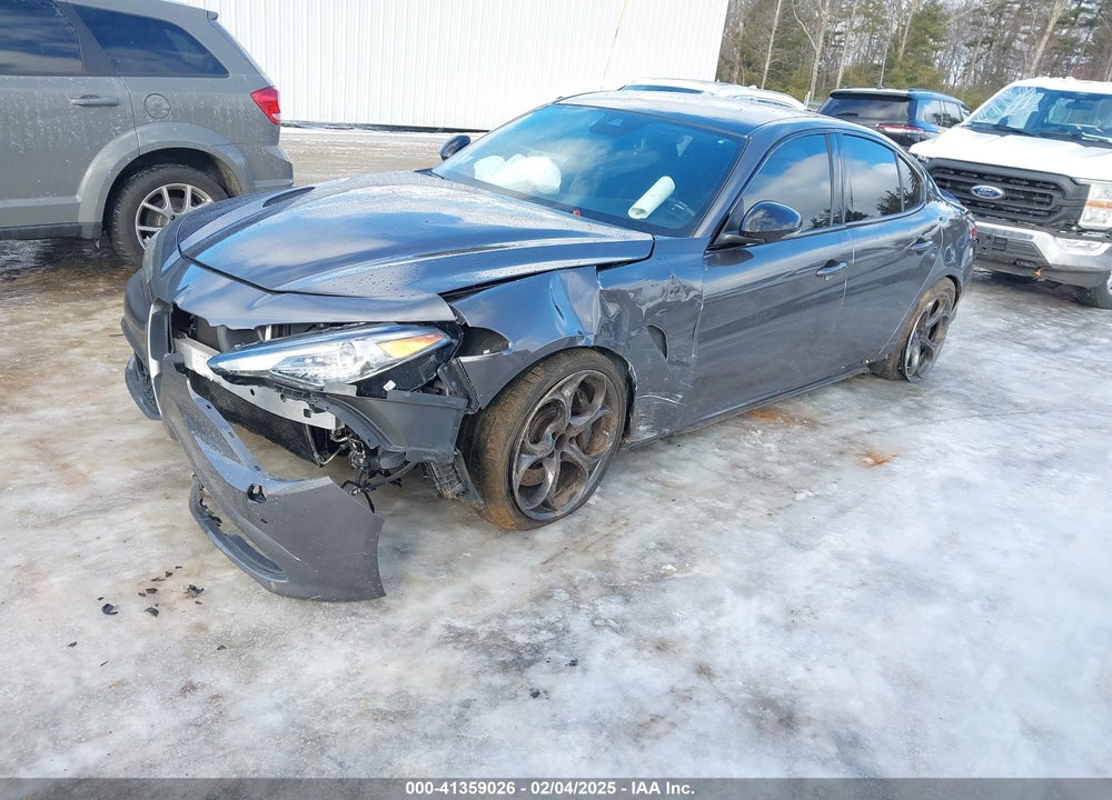 2018 ALFA ROMEO GIULIA VIN: ZARFAEAV5J7583551