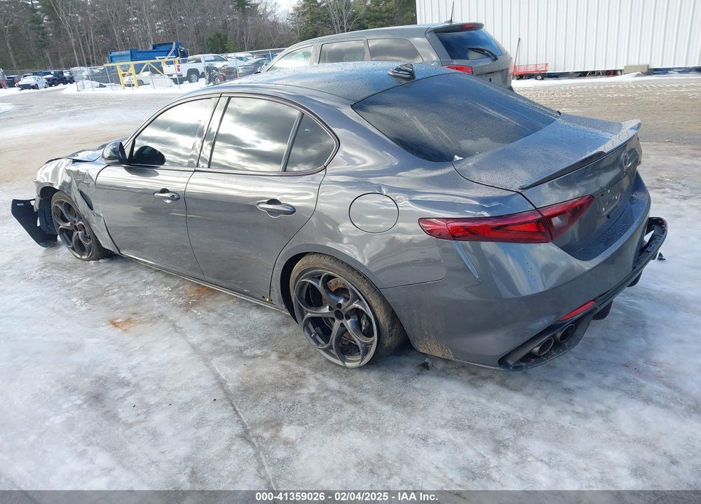 2018 ALFA ROMEO GIULIA VIN: ZARFAEAV5J7583551