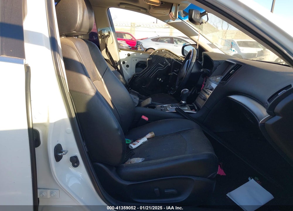 2015 INFINITI Q40 VIN: JN1CV6AP9FM580706