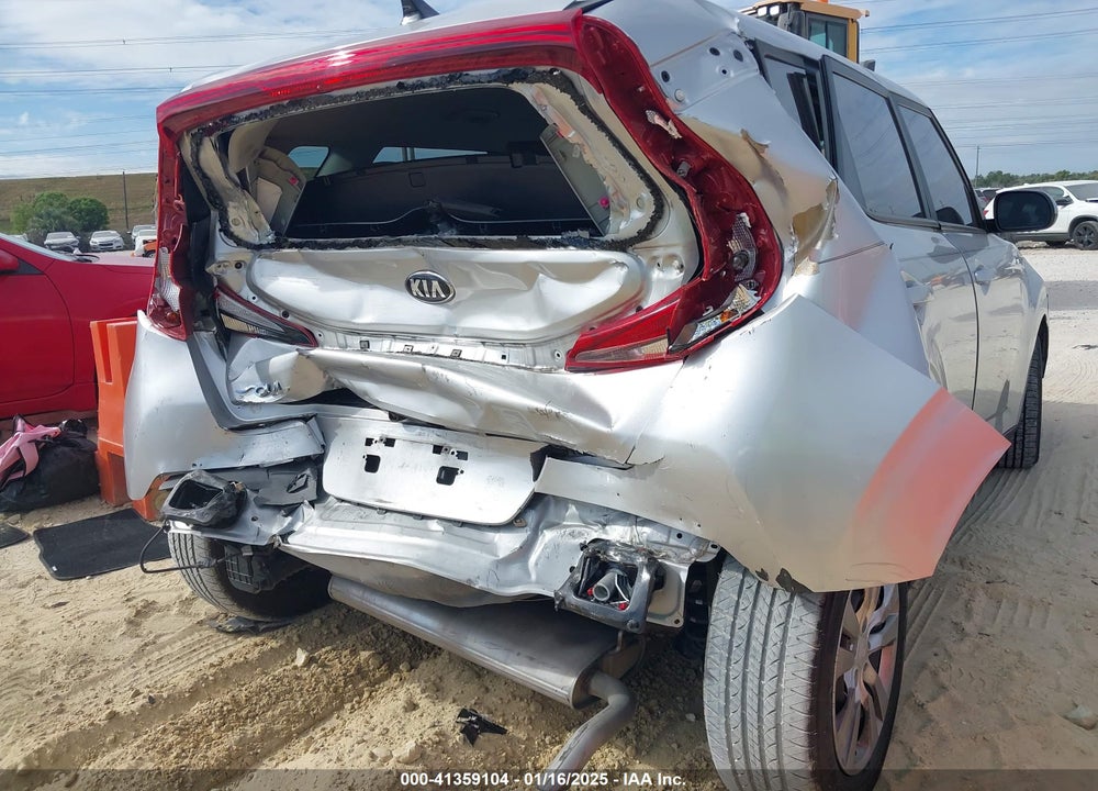 2021 KIA SOUL LX VIN: KNDJ23AU7M7780920