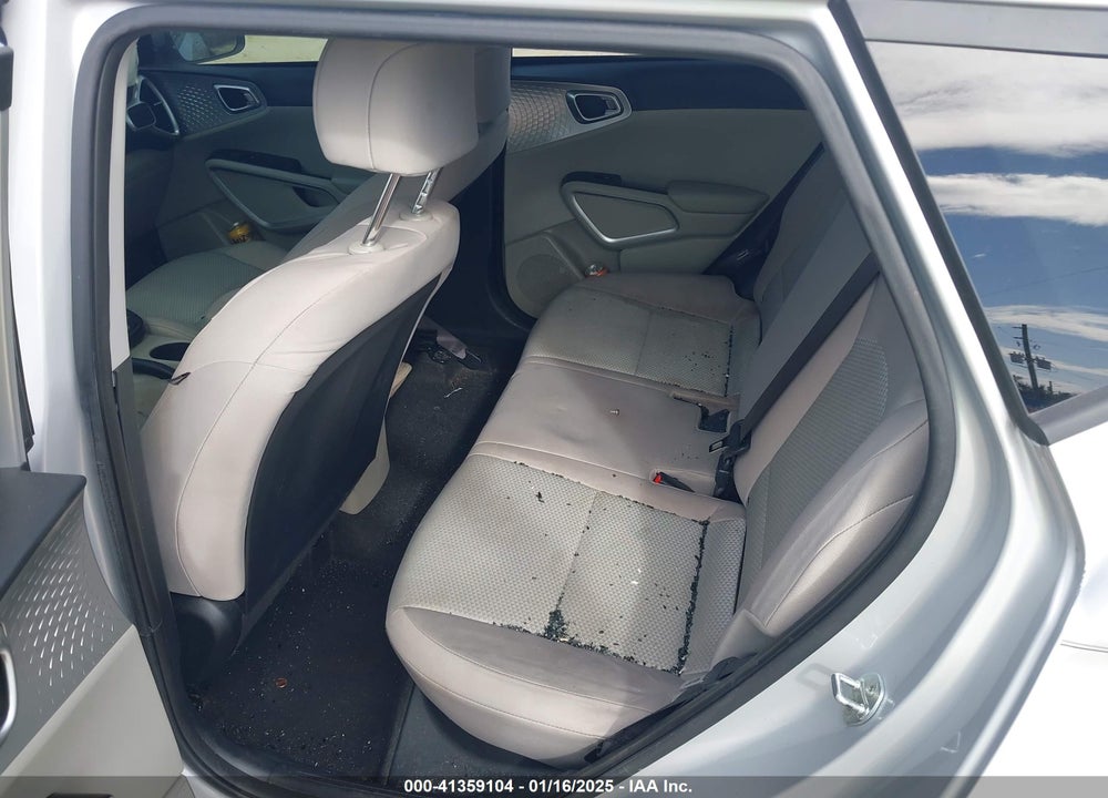 2021 KIA SOUL LX VIN: KNDJ23AU7M7780920