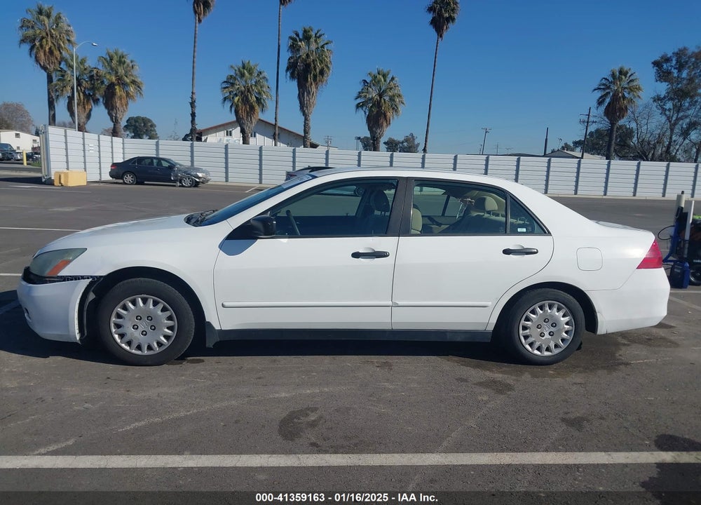 2007 HONDA ACCORD VIN: JHMCM56177C000812