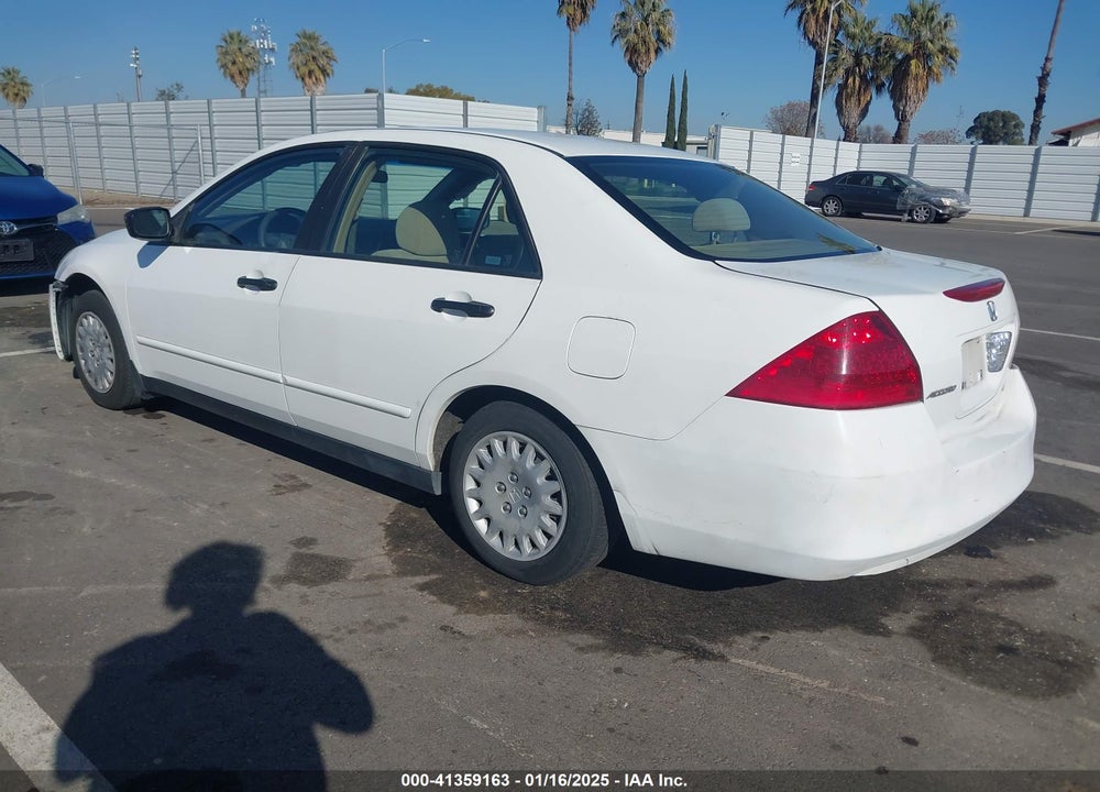 2007 HONDA ACCORD VIN: JHMCM56177C000812