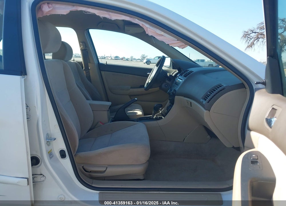 2007 HONDA ACCORD VIN: JHMCM56177C000812