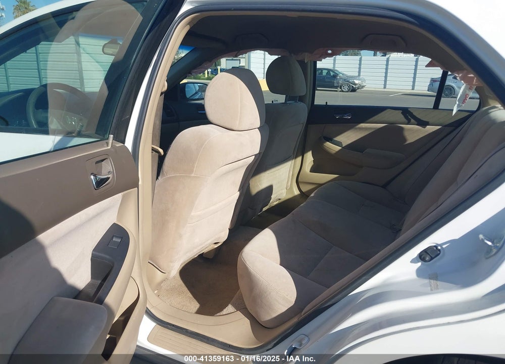 2007 HONDA ACCORD VIN: JHMCM56177C000812