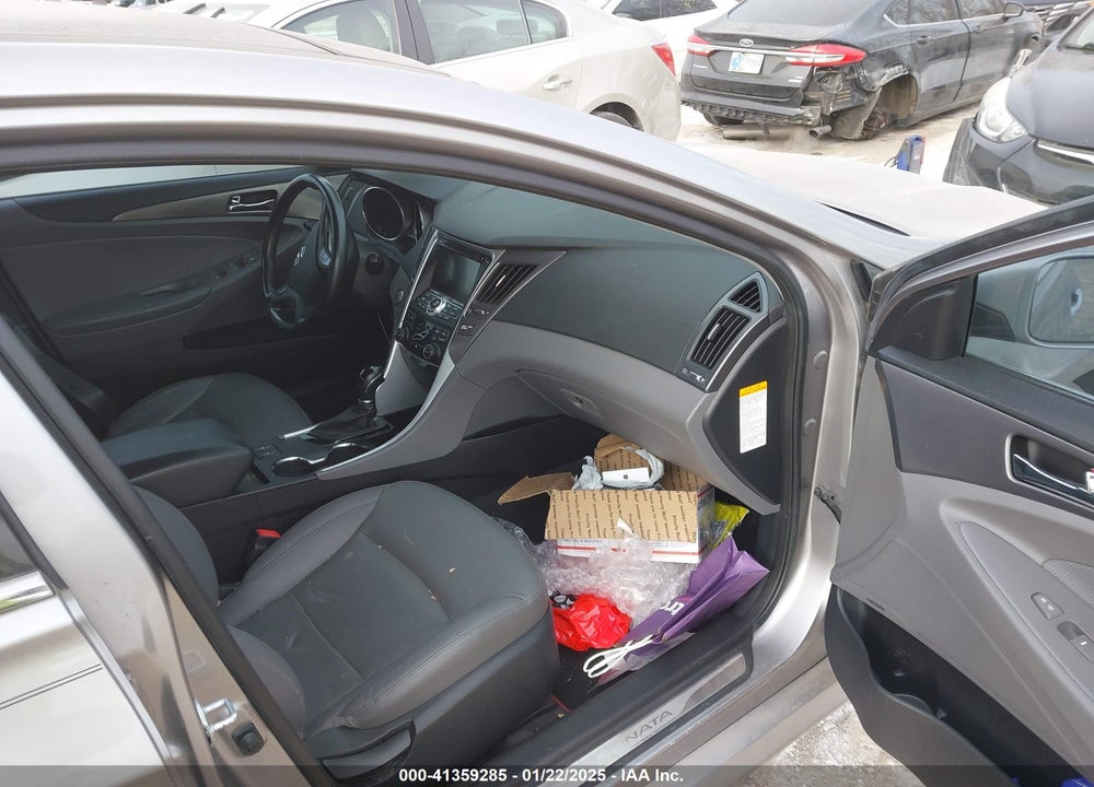 2014 HYUNDAI SONATA HYBRID LIMITED VIN: KMHEC4A41EA105018