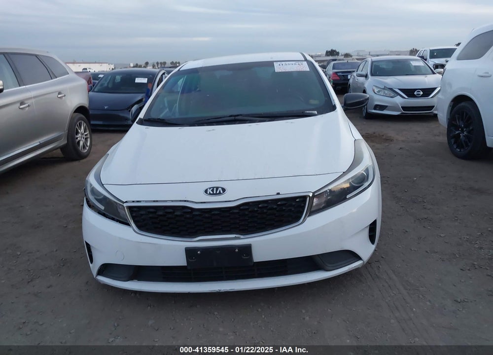 2018 KIA FORTE VIN: 3KPFL4A75JE226676