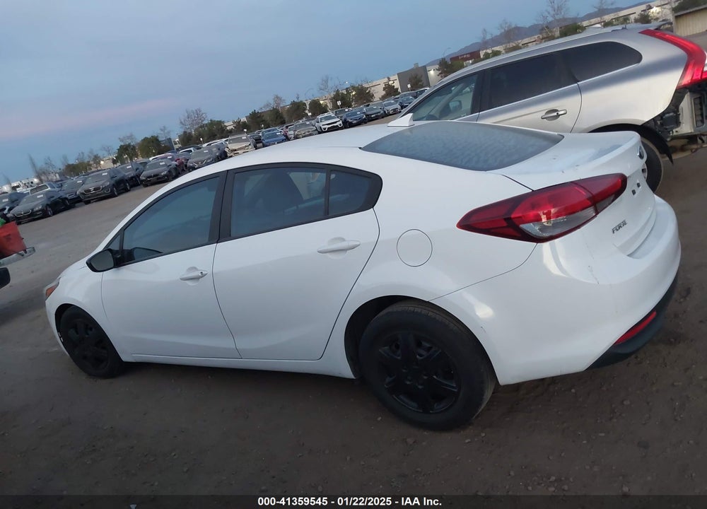 2018 KIA FORTE VIN: 3KPFL4A75JE226676