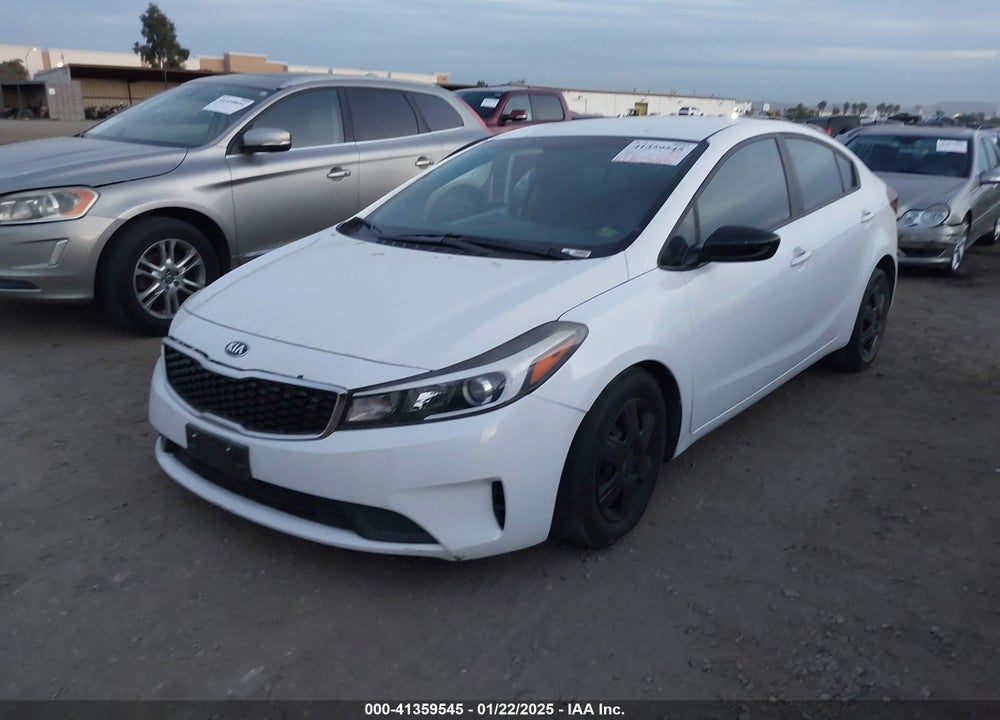 2018 KIA FORTE VIN: 3KPFL4A75JE226676