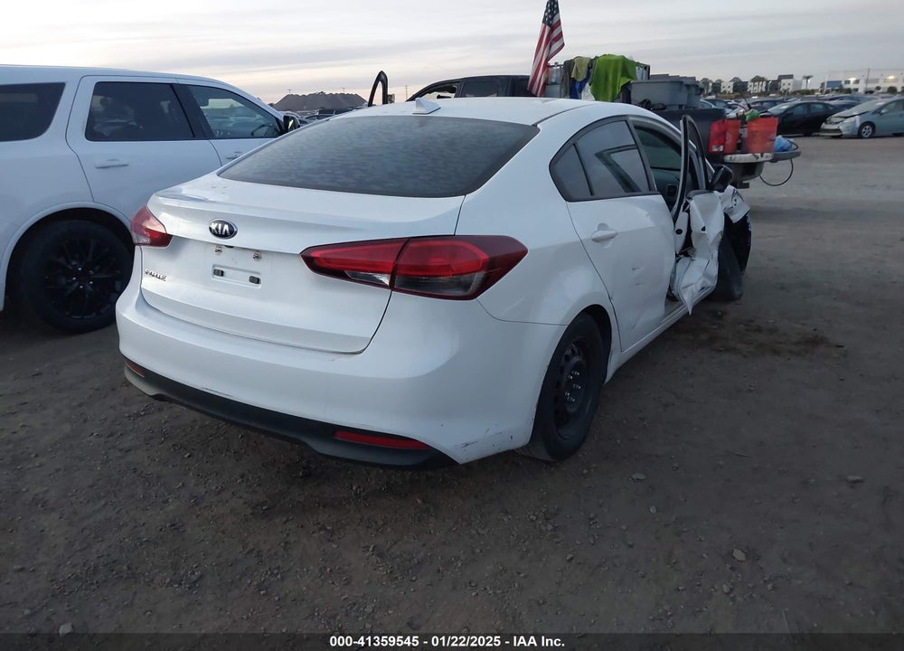 2018 KIA FORTE VIN: 3KPFL4A75JE226676