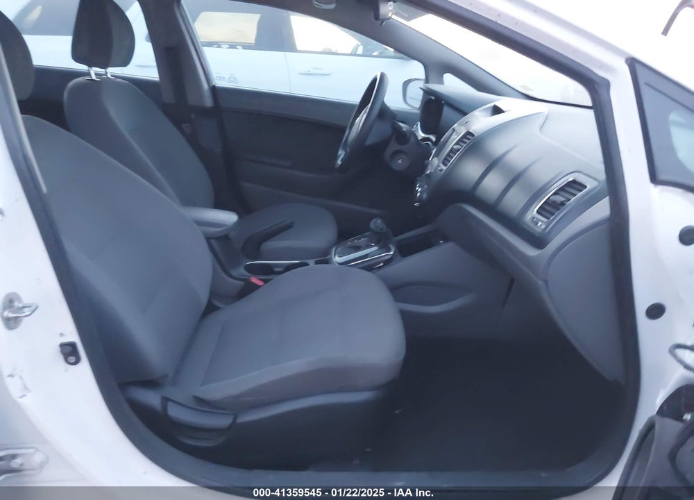 2018 KIA FORTE VIN: 3KPFL4A75JE226676