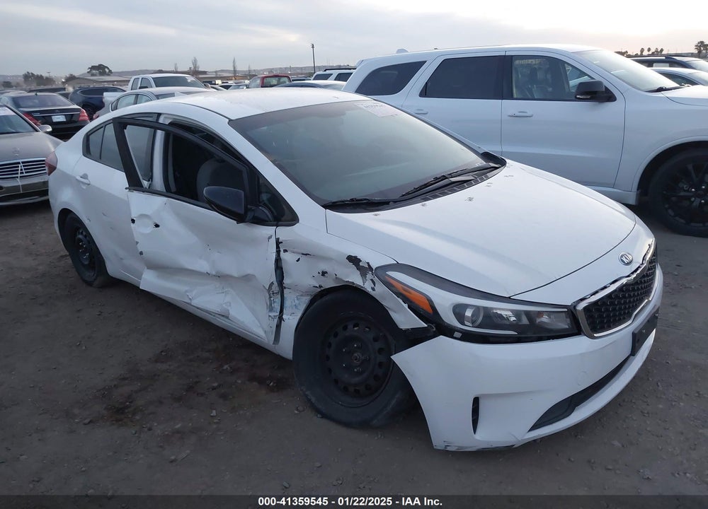 2018 KIA FORTE VIN: 3KPFL4A75JE226676