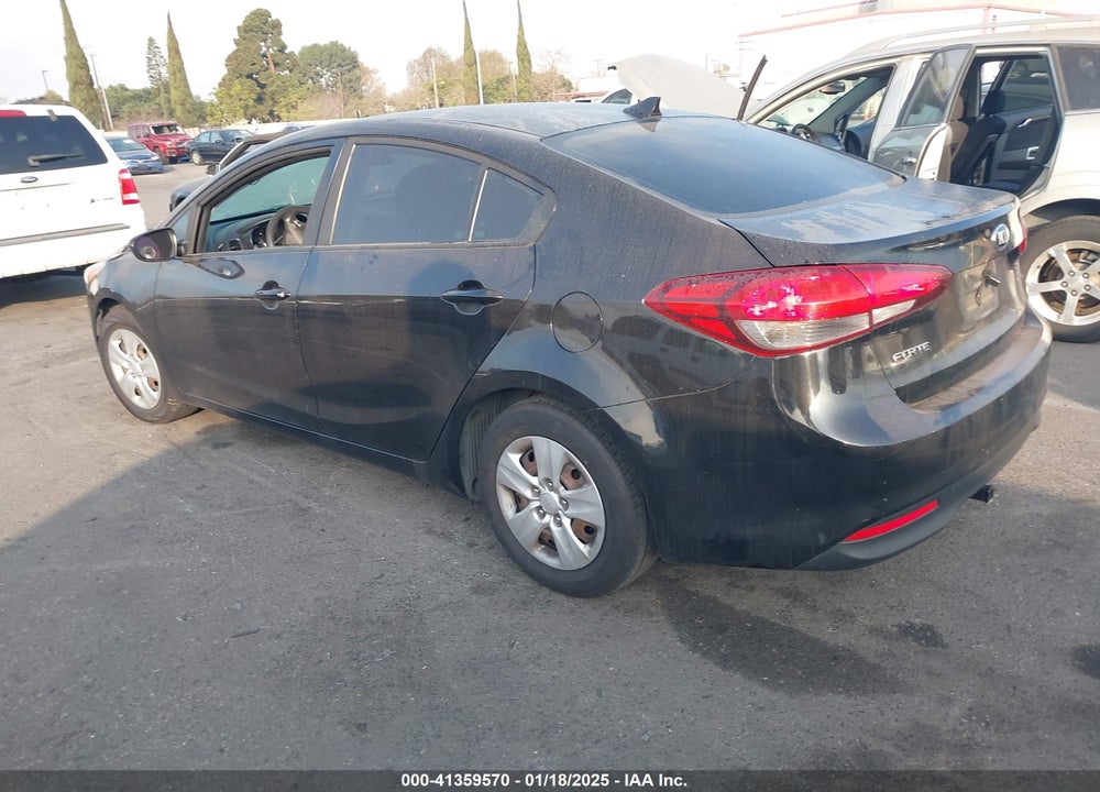 2018 KIA FORTE LX VIN: 3KPFK4A77JE168623