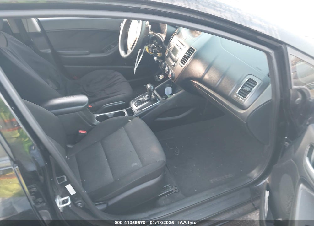 2018 KIA FORTE LX VIN: 3KPFK4A77JE168623