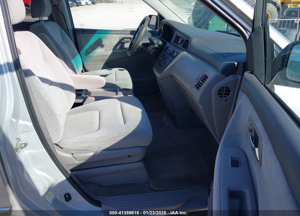2003 HONDA ODYSSEY LX VIN: 5FNRL18583B019065