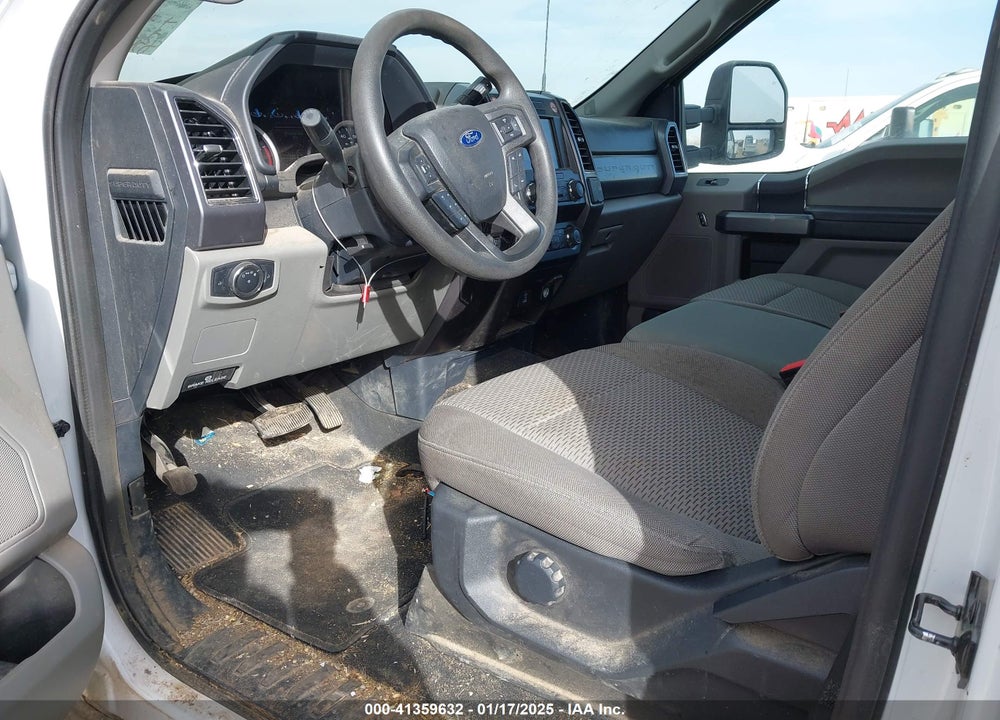 2022 FORD F-350 CHASSIS XLT VIN: 1FD8W3HTXNEG27375