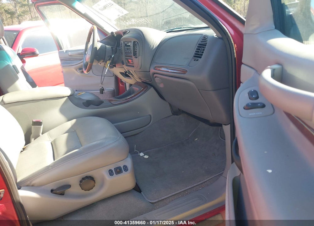 1999 LINCOLN NAVIGATOR VIN: 5LMPU28L5XLJ02991