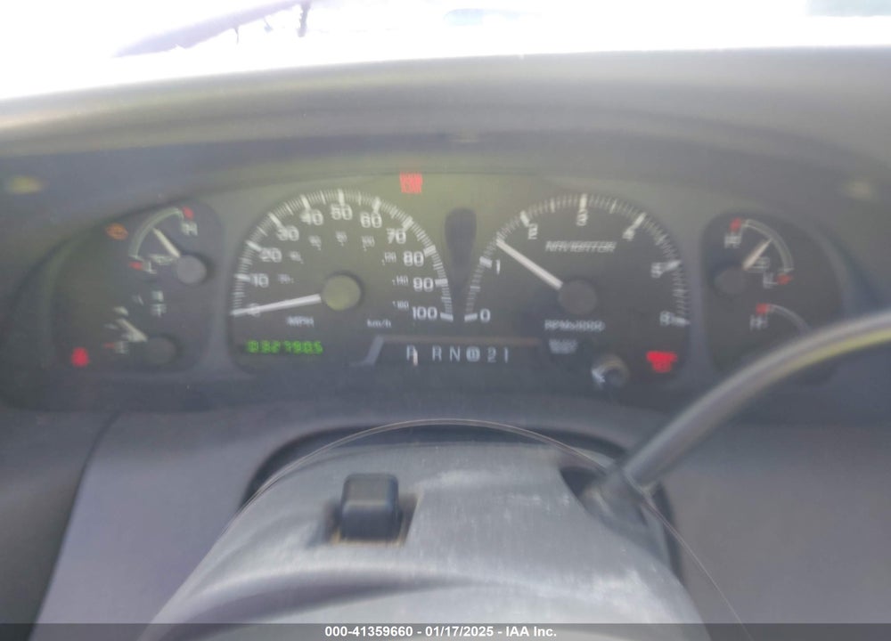 1999 LINCOLN NAVIGATOR VIN: 5LMPU28L5XLJ02991