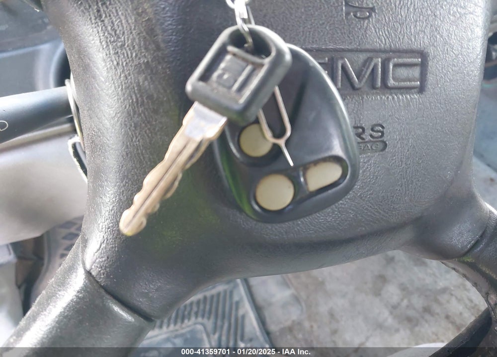 1999 GMC YUKON SLE VIN: 1GKEK13R8XJ804104