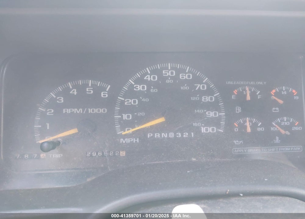 1999 GMC YUKON SLE VIN: 1GKEK13R8XJ804104