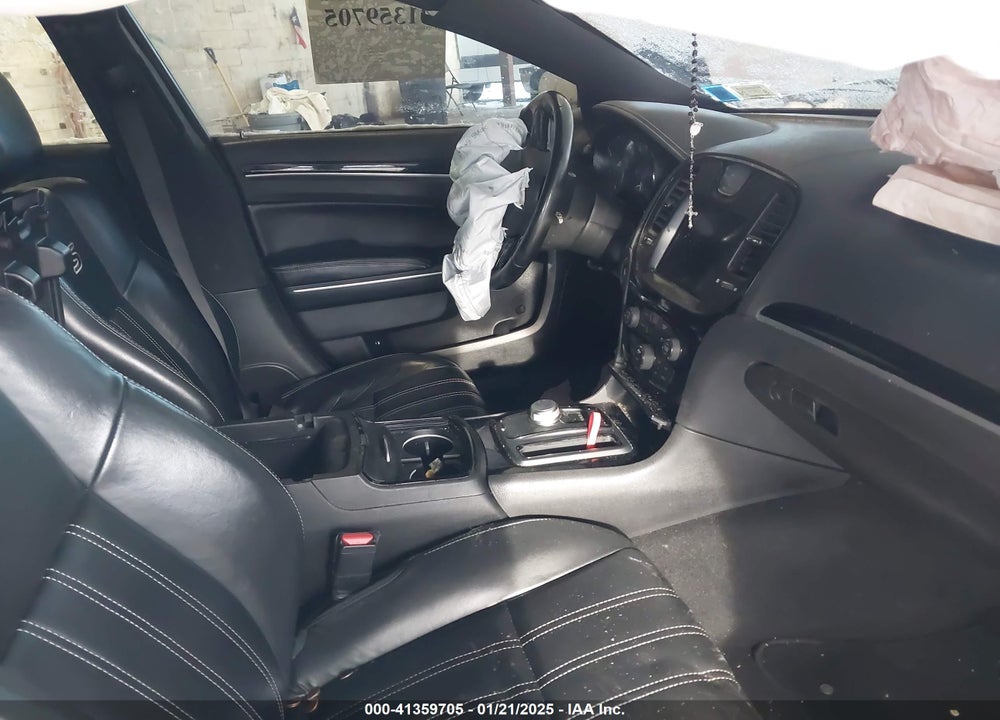2019 CHRYSLER 300 VIN: 2C3CCABG6KH515950
