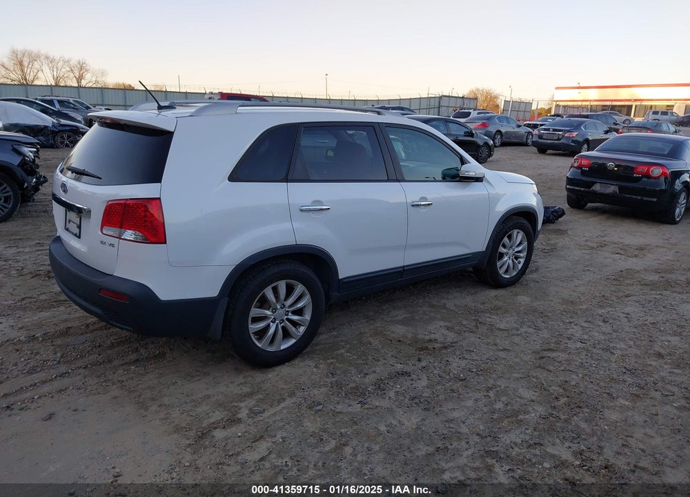 2011 KIA SORENTO EX V6 VIN: 5XYKU4A28BG034303