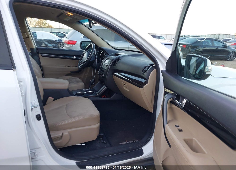 2011 KIA SORENTO EX V6 VIN: 5XYKU4A28BG034303