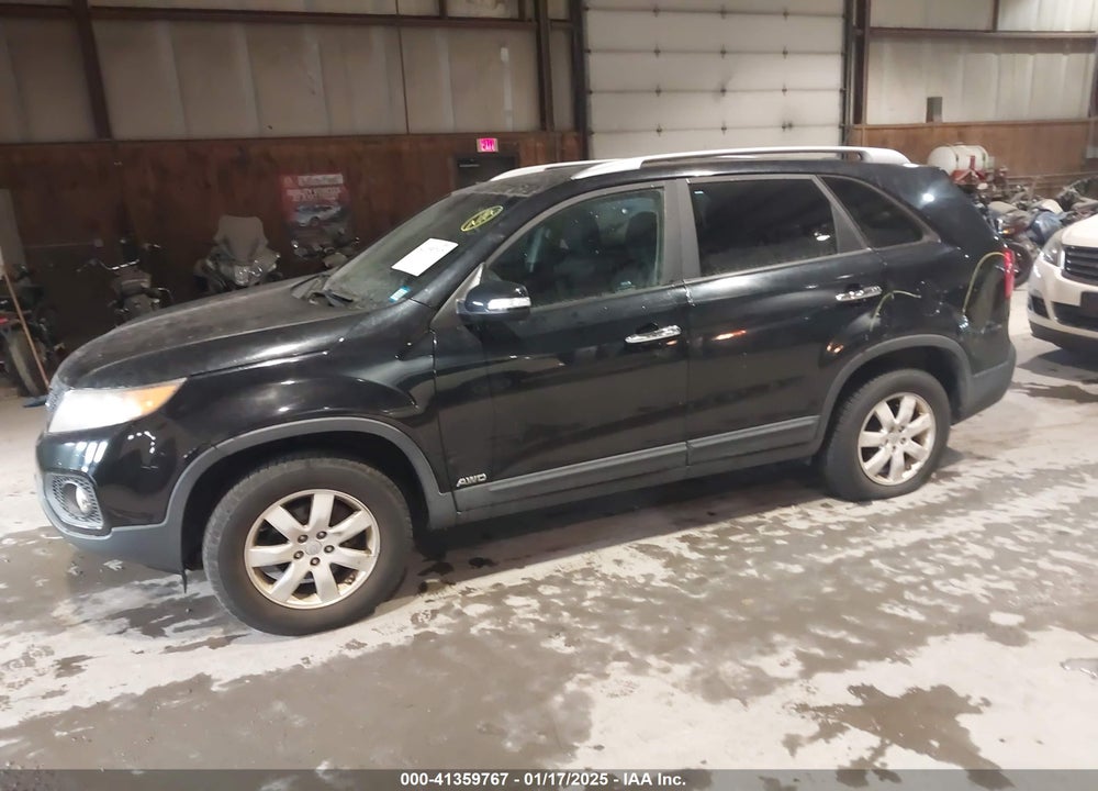 2011 KIA SORENTO LX VIN: 5XYKTDA15BG062831