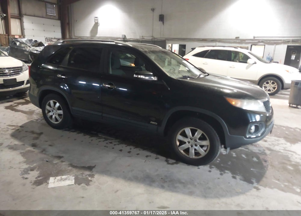 2011 KIA SORENTO LX VIN: 5XYKTDA15BG062831