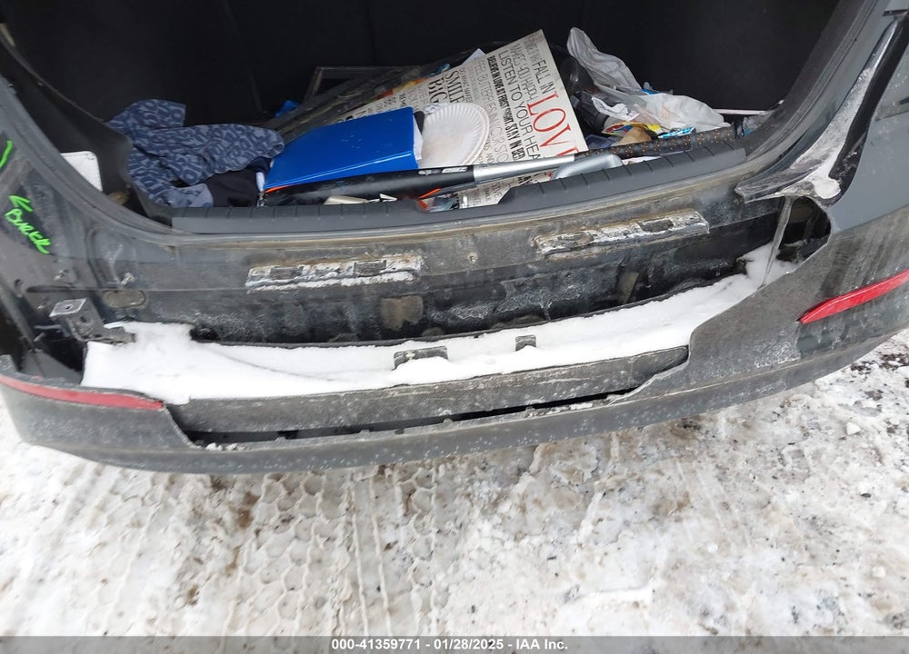2018 HYUNDAI ELANTRA VIN: KMHD74LF0JU489493