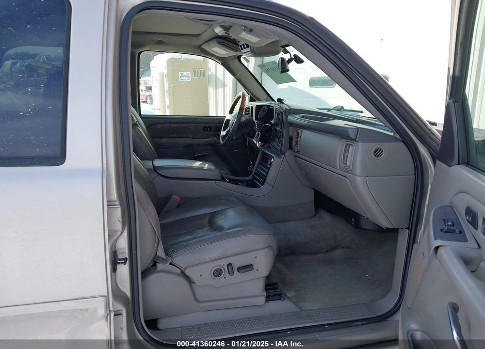 2004 CADILLAC ESCALADE STANDARD VIN: 1GYEK63N24R178322