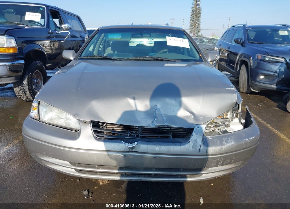 1998 TOYOTA CAMRY LE VIN: JT2BG28K2W0151994