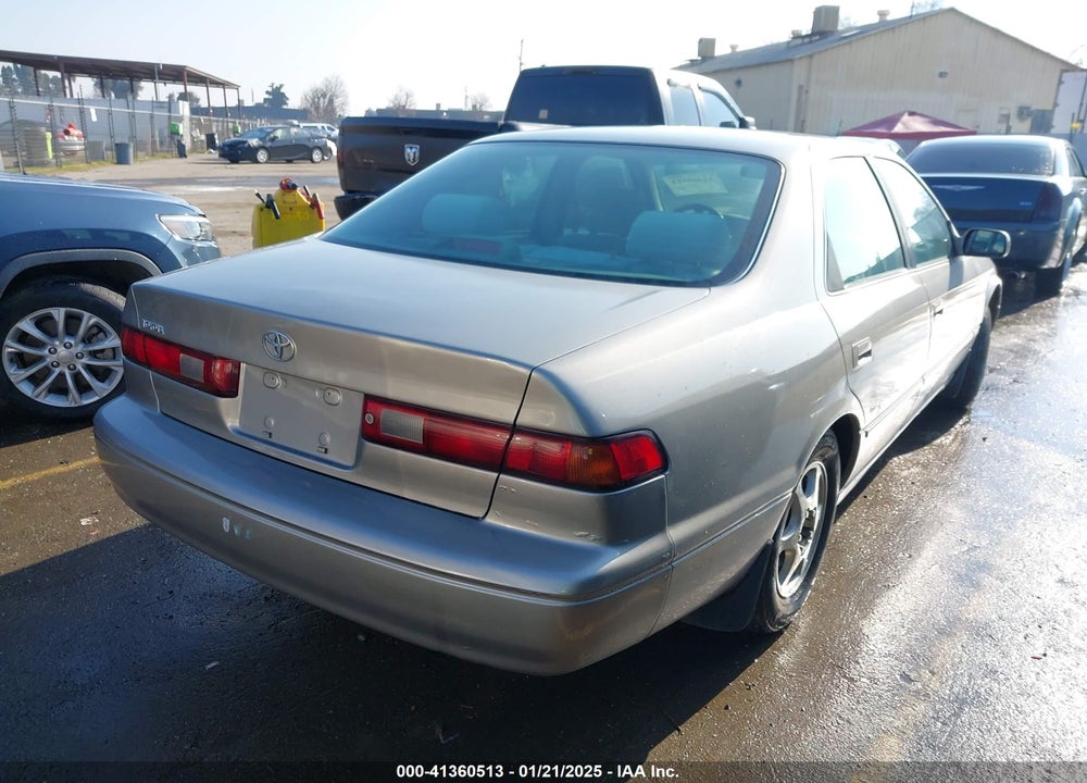 1998 TOYOTA CAMRY LE VIN: JT2BG28K2W0151994