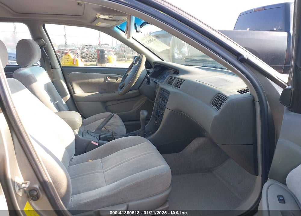 1998 TOYOTA CAMRY LE VIN: JT2BG28K2W0151994