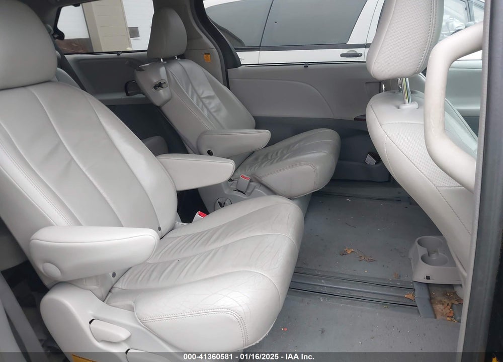 2013 TOYOTA SIENNA XLE LIMITED VIN: 5TDYK3DC2DS355614
