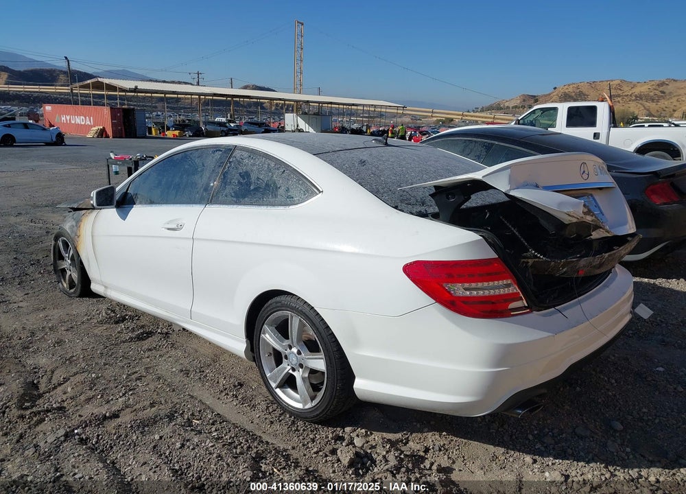 2014 MERCEDES-BENZ C VIN: WDDGJ4HB5EG298235