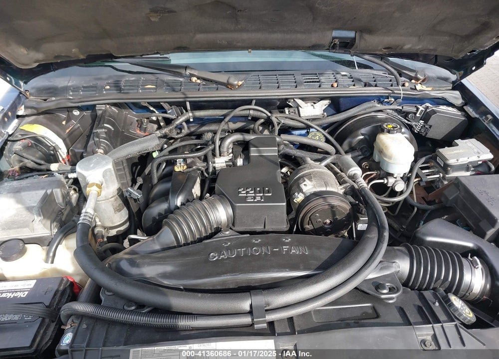 2001 CHEVROLET S-10 LS VIN: 1GCCS195918111564