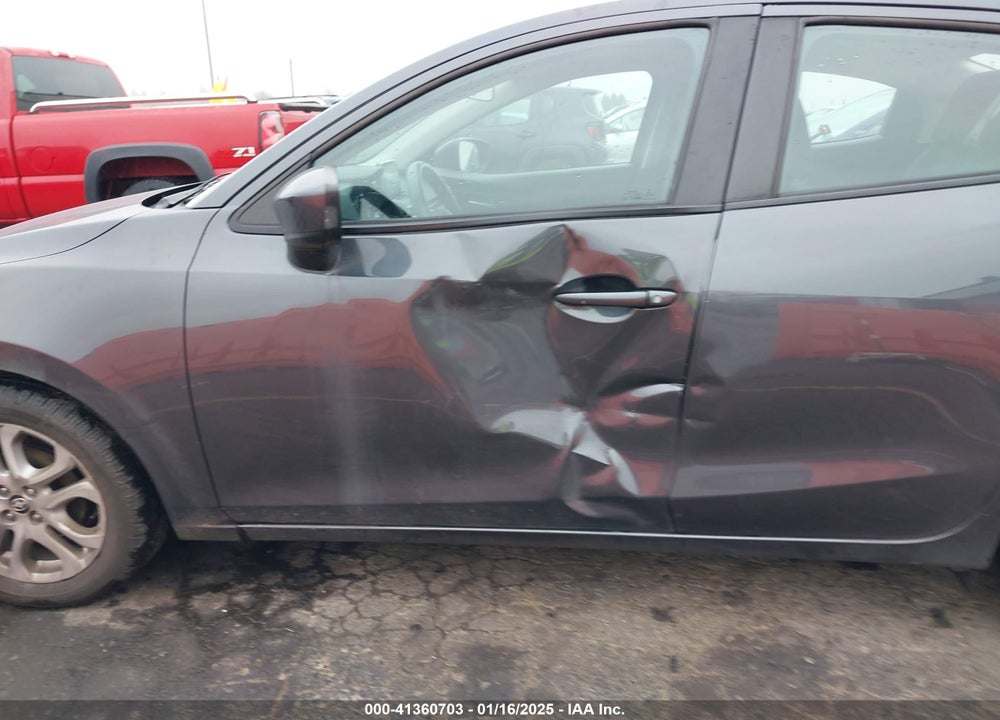 2016 SCION IA VIN: 3MYDLBZV8GY143704