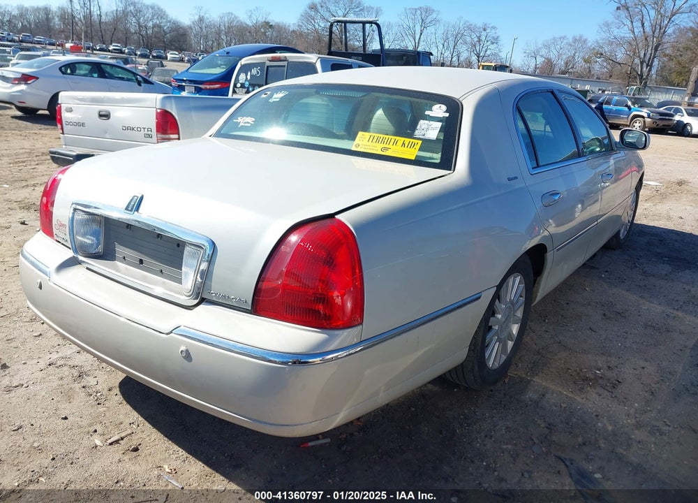 2004 LINCOLN TOWN CAR ULTIMATE VIN: 1LNHM83W84Y668167