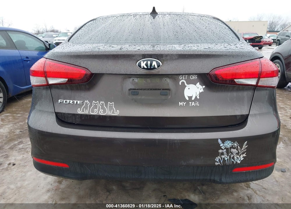 2018 KIA FORTE VIN: 3KPFK4A74JE218667