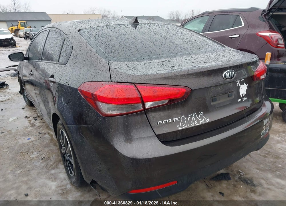 2018 KIA FORTE VIN: 3KPFK4A74JE218667