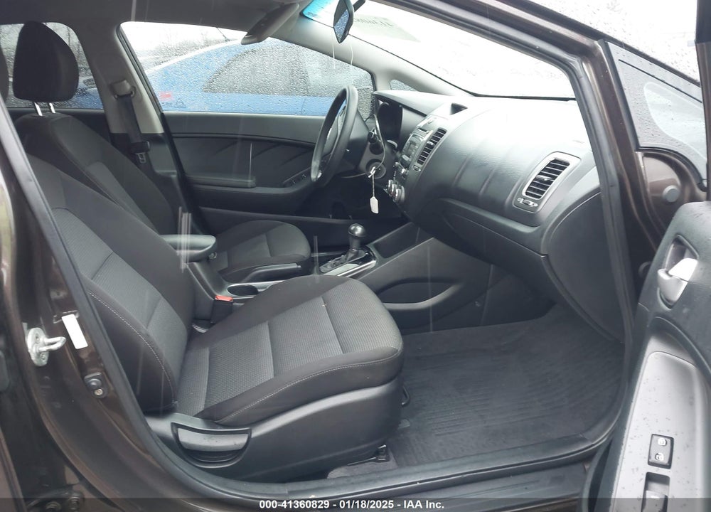 2018 KIA FORTE VIN: 3KPFK4A74JE218667