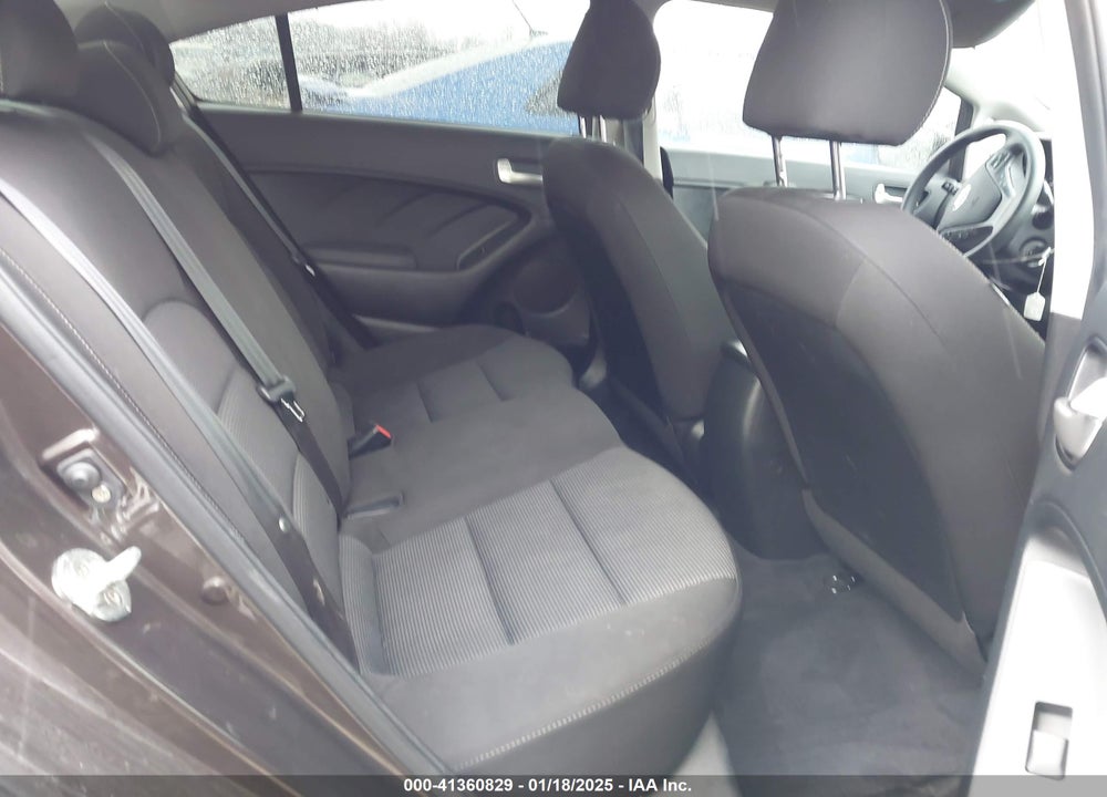 2018 KIA FORTE VIN: 3KPFK4A74JE218667